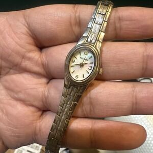 Works Vintage Waltham Mother Pearl Ladies Watch Silver Oval Quartz 17mm Fit 6.25